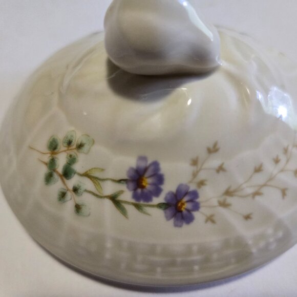 Mikasa Sugar Bowl with Salt & Pepper Shakers - Picture 8 of 14